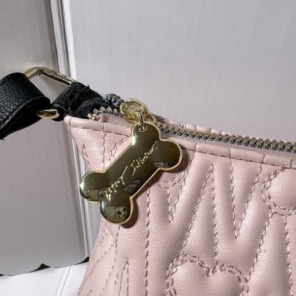 Betsey Johnson Quilted Heart Pink Crossbody - Picture 5 of 9